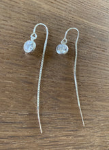 Load image into Gallery viewer, Rhinestone “Diamond” circle thread earrings
