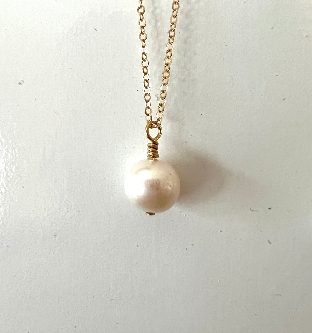 Single Pearl Drop necklace