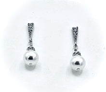 Load image into Gallery viewer, Avery Pearl Drop earrings
