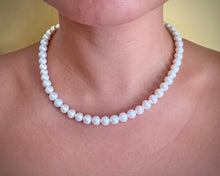 Load image into Gallery viewer, Pearl choker Necklace
