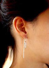 Load image into Gallery viewer, Rocker Ear threads Sterling silver earrings
