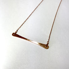 Load image into Gallery viewer, Handlebar hammered bar necklace

