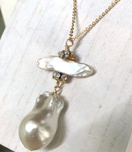 Load image into Gallery viewer, Baroque Pearl necklace
