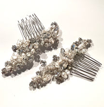 Load image into Gallery viewer, The V vine hair comb with Diamond rhinestone
