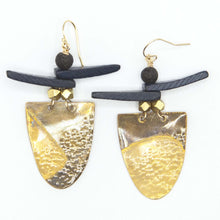 Load image into Gallery viewer, The Harley White/Black Gold Rustic earrings
