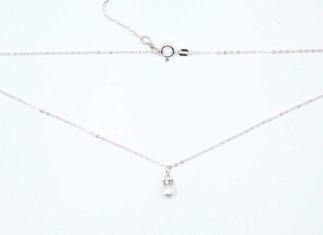 Ava Pearl Drop necklace